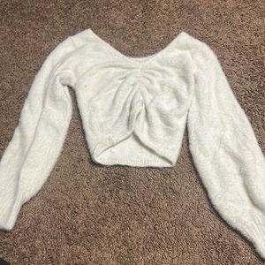 Hollister off-white cropped sweater